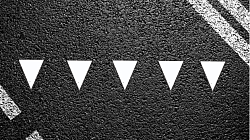 Штучная форма из термопластика "Уступи дорогу" 600х500 мм